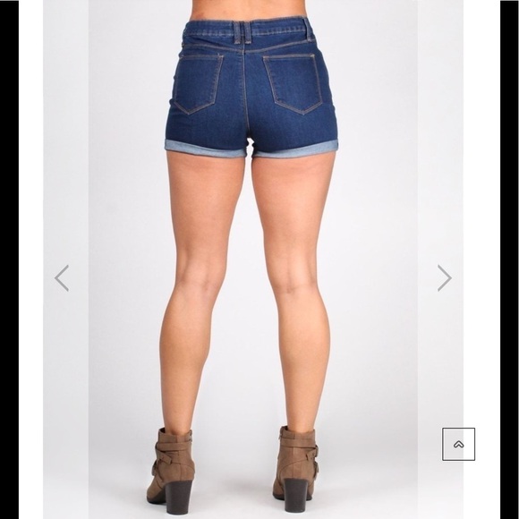 HIGH Rise Cuffed Short - Picture 2 of 10